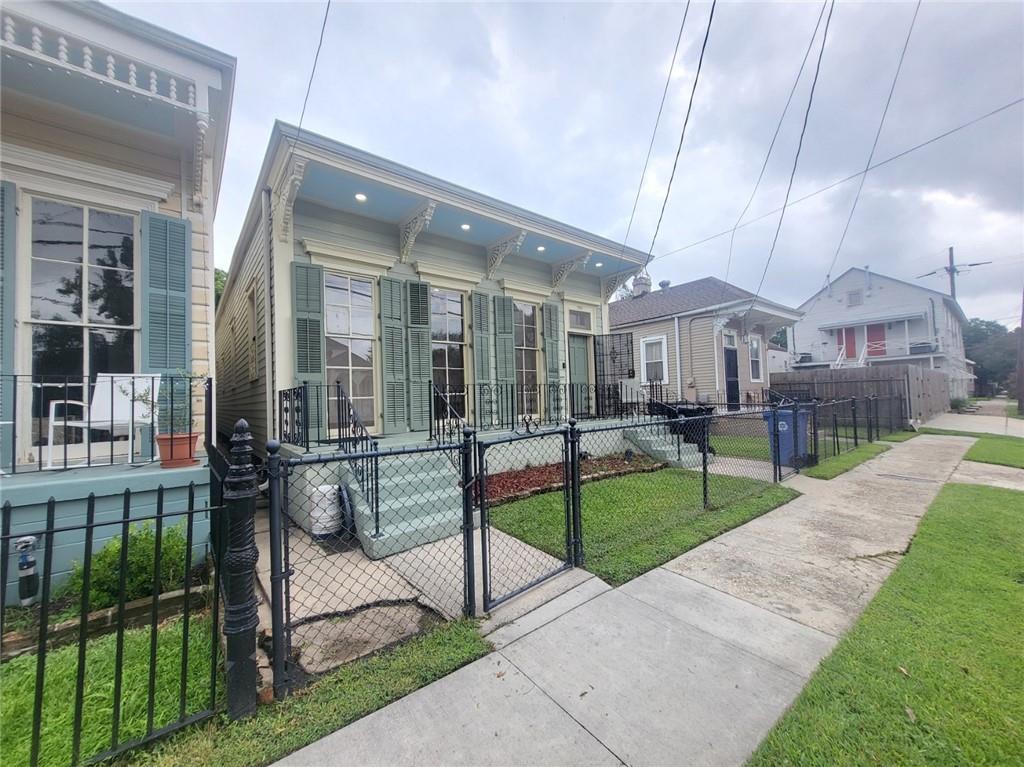 Property Photo: 720 Dufossat Street LA 70115