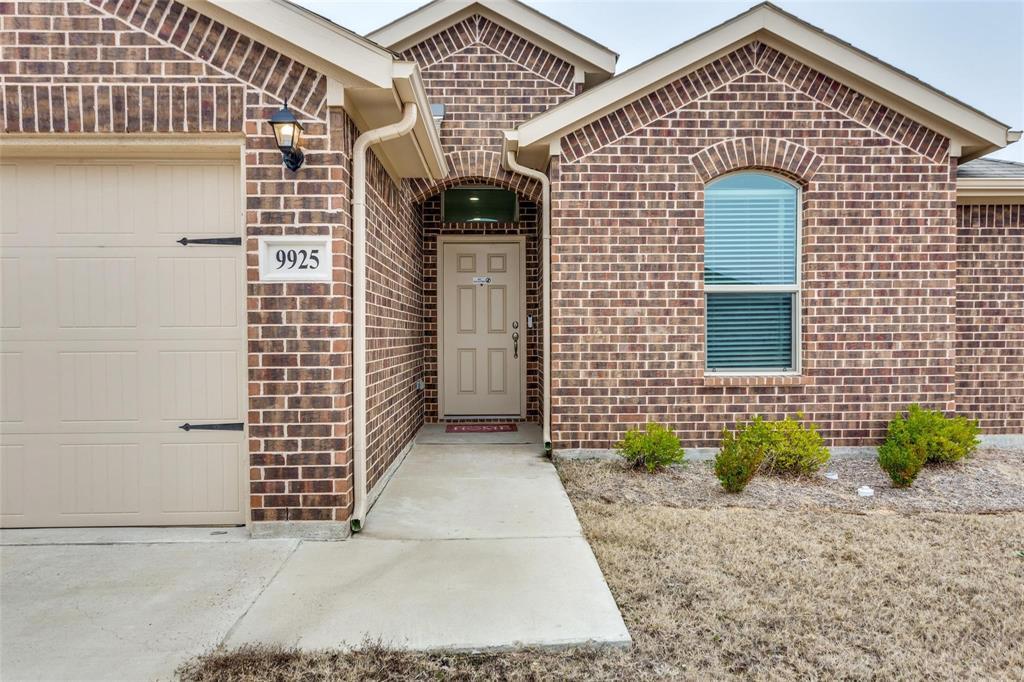 Property Photo: 9925 Ryegrass Terrace TX 76036