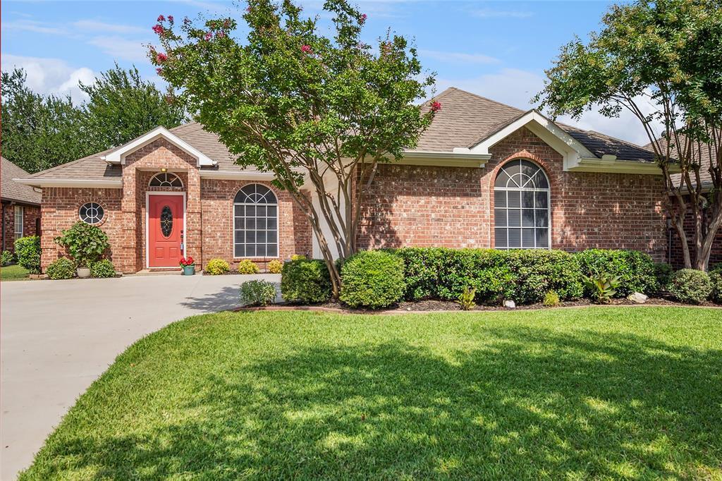 Property Photo: 1726 Chatham Lane TX 76248