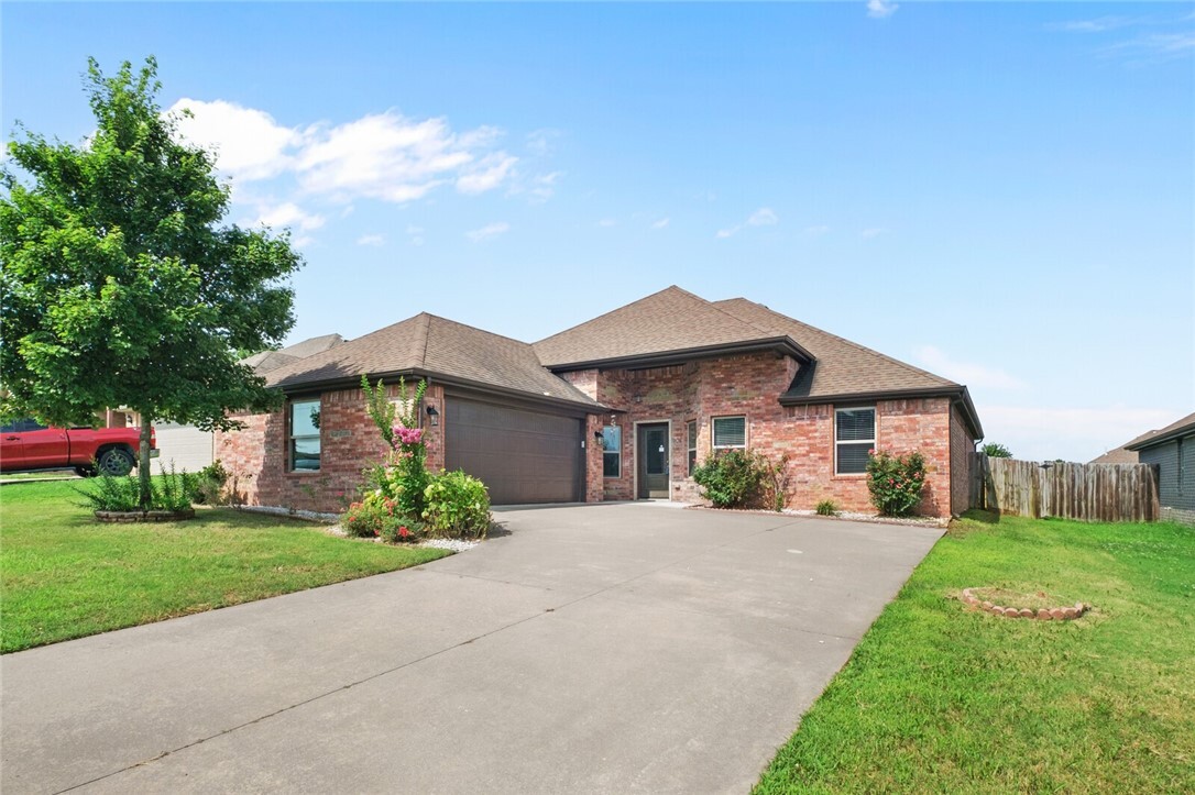 Property Photo: 904 SW Caprington Street AR 72712