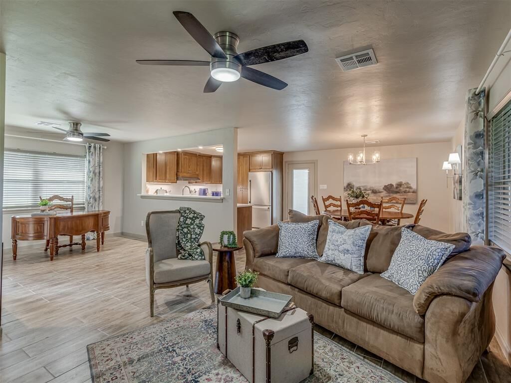 Property Photo:  708 S Basket Street  OK 73029 