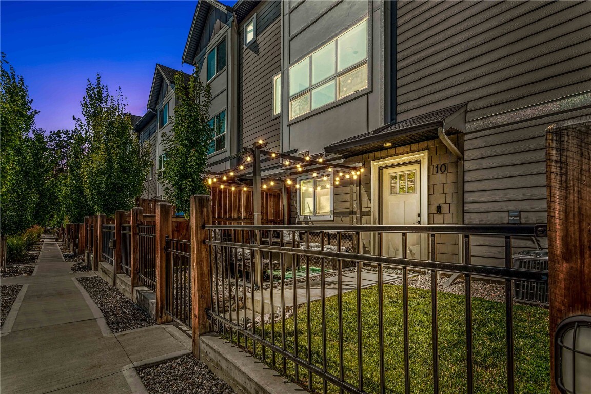 Property Photo: 12075 Oceola Road 10 BC V4V 0A7