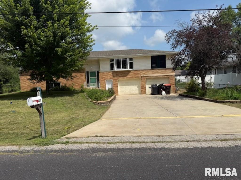 1107 W Wilshire Drive  Peoria IL 61614 photo