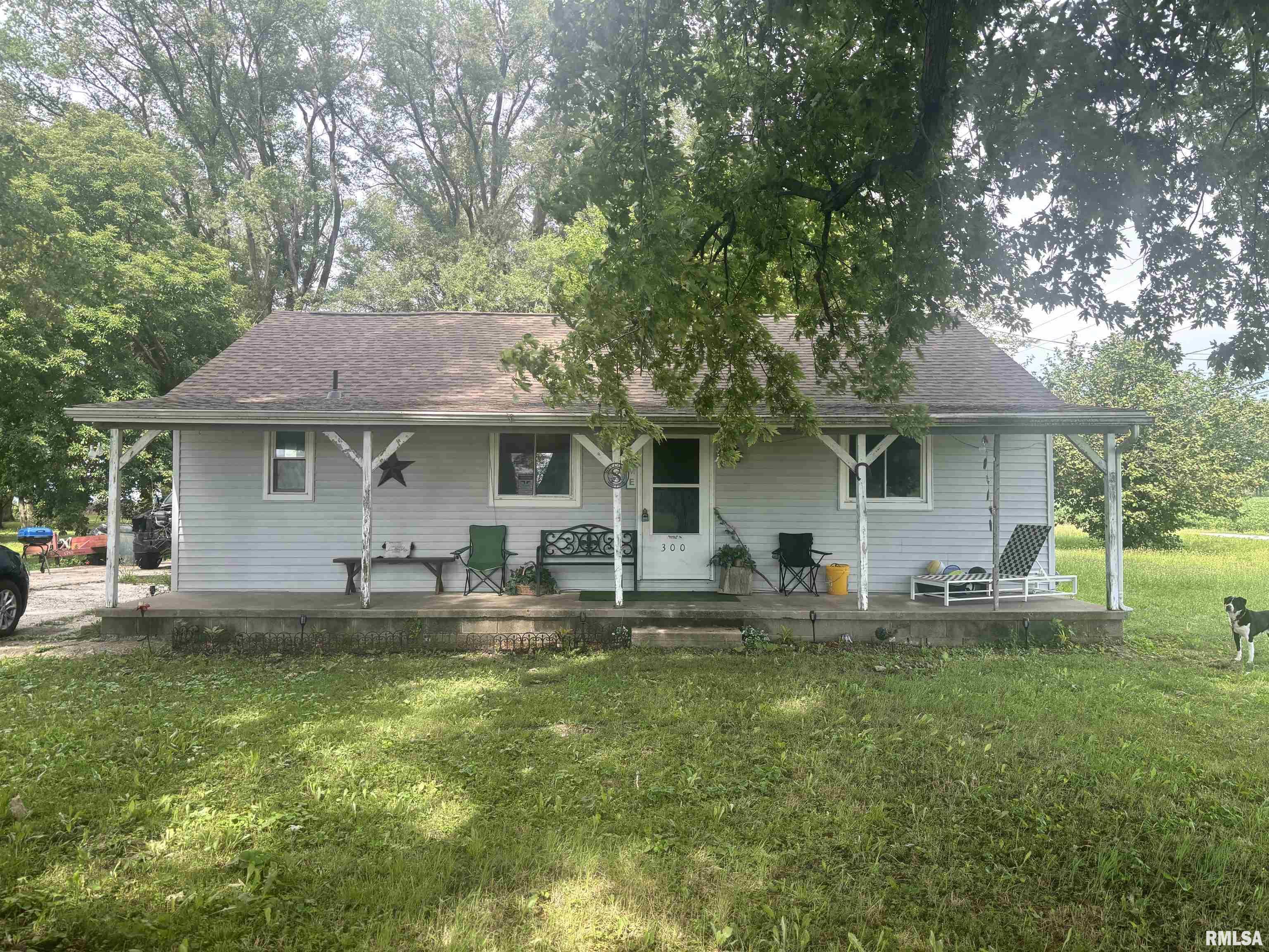 300 S Park Street  Prairie City IL 61470 photo
