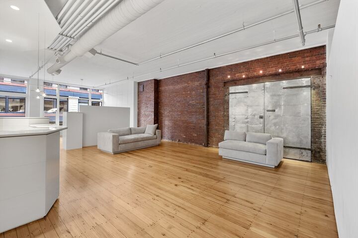 Property Photo:  107 South Street 2A  MA 02111 