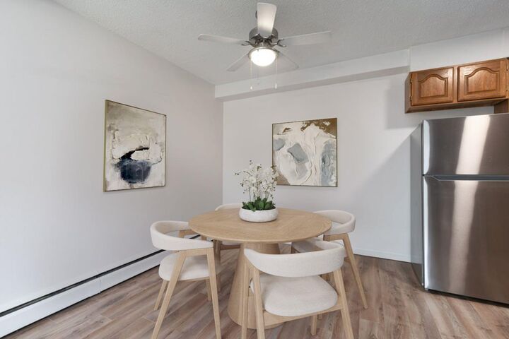 Property Photo: 3809 45 Street SW 139 AB T3E 3H4