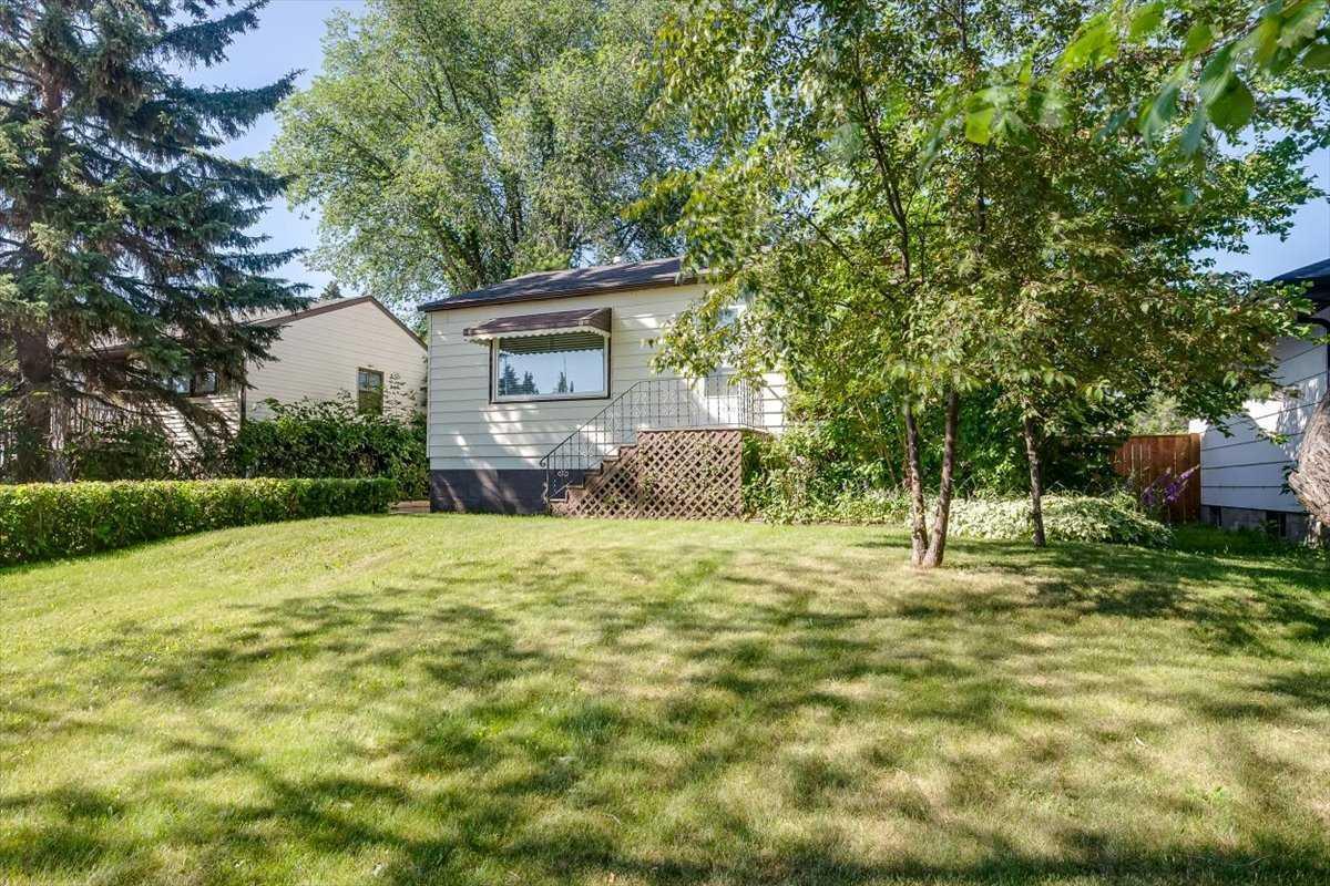 Property Photo: 5508 47A Avenue AB T9A 0M1
