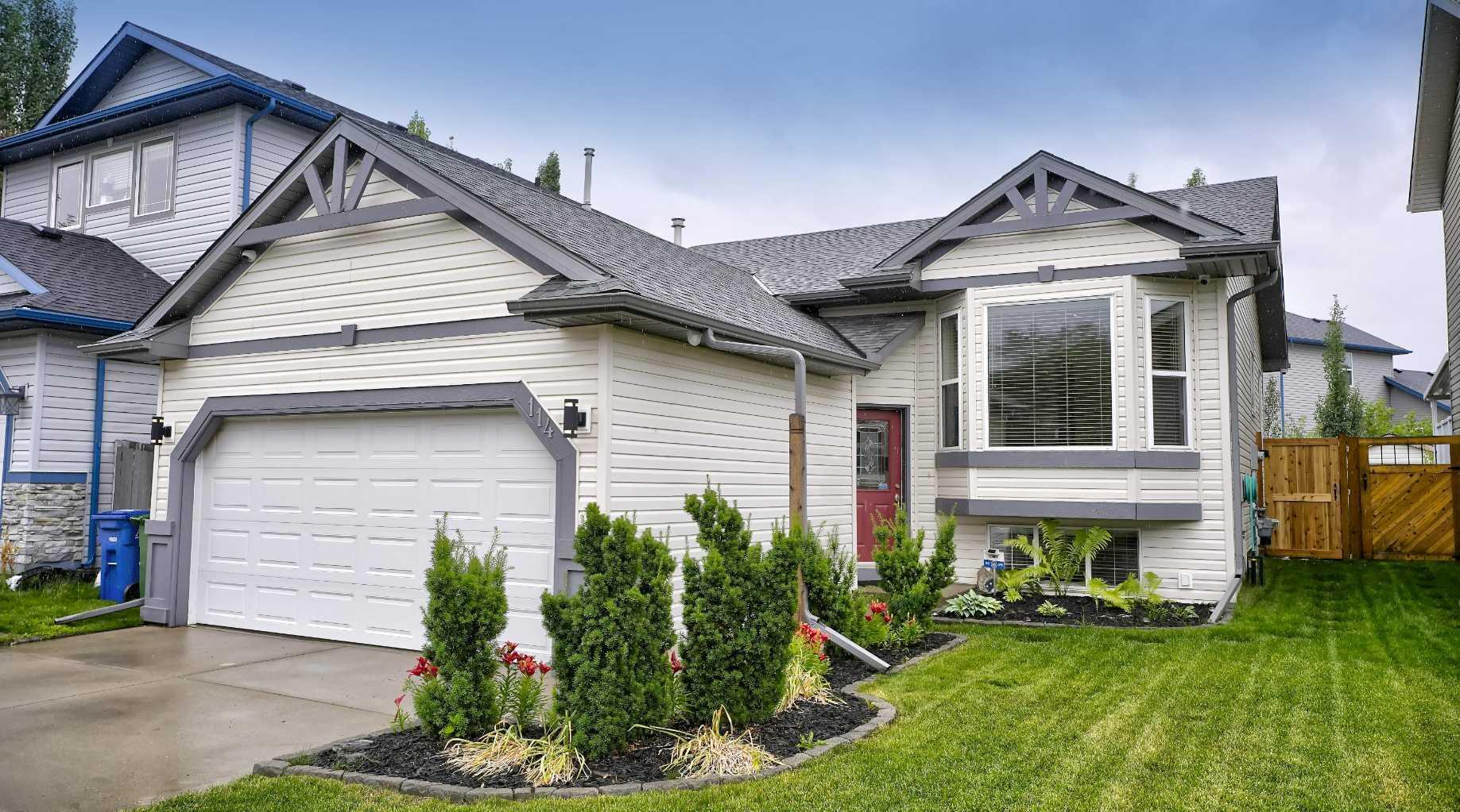 Property Photo: 114 Springs Crescent SE AB T4A 1G8