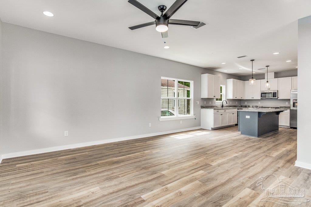 Property Photo:  312 E Blount St  FL 32503 