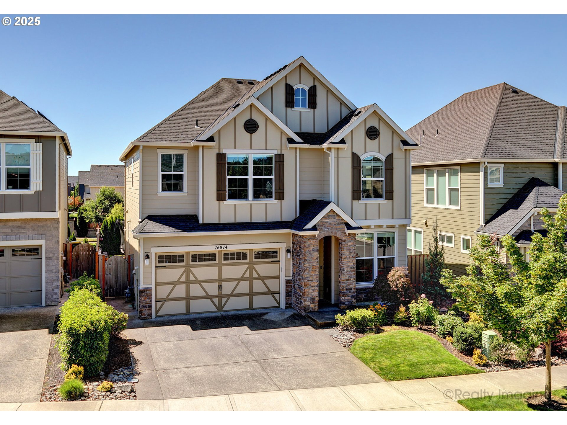 Property Photo: 16874 NW Madrone St OR 97229