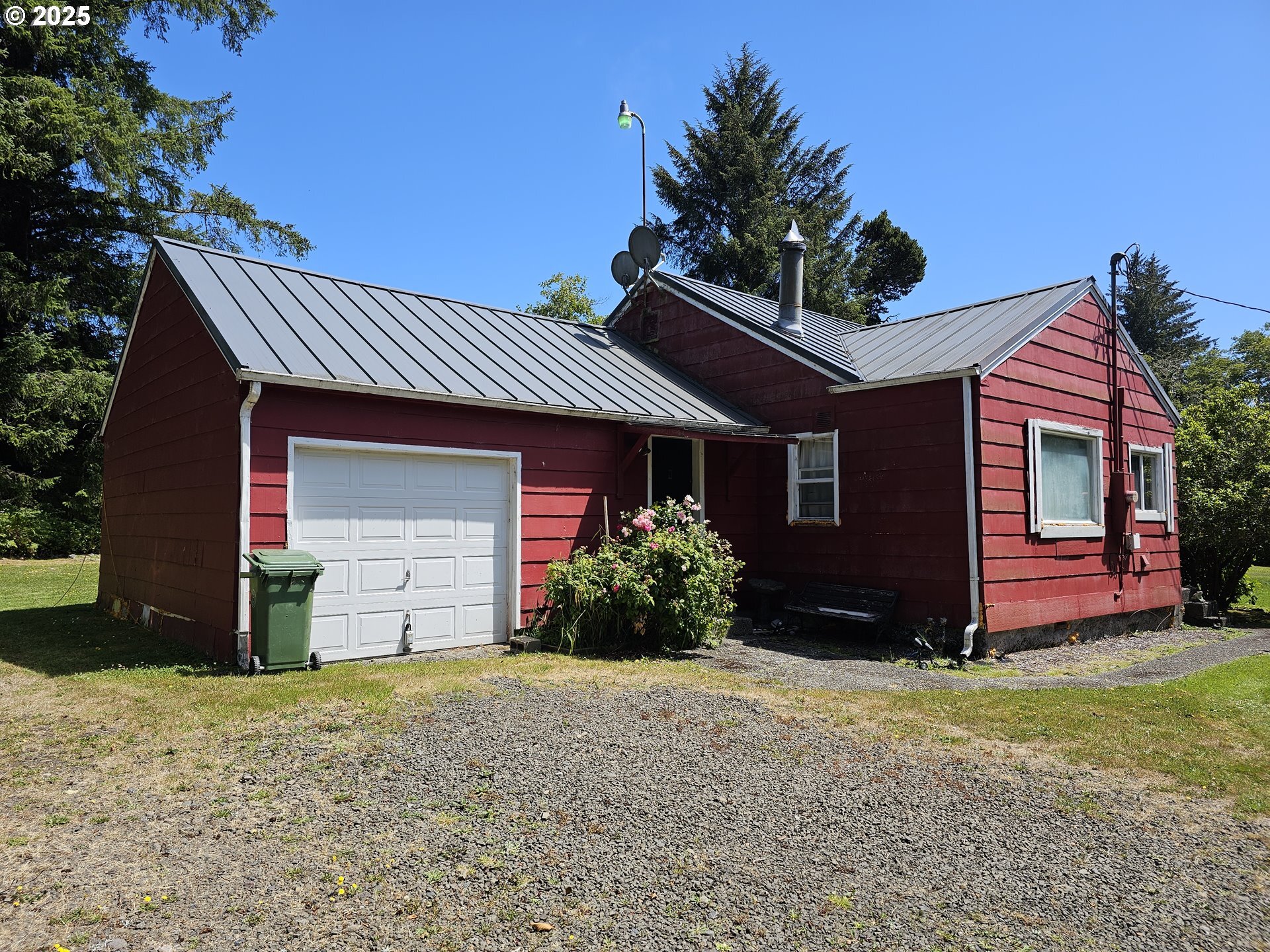 Property Photo: 84875 Highway 101 OR 97439