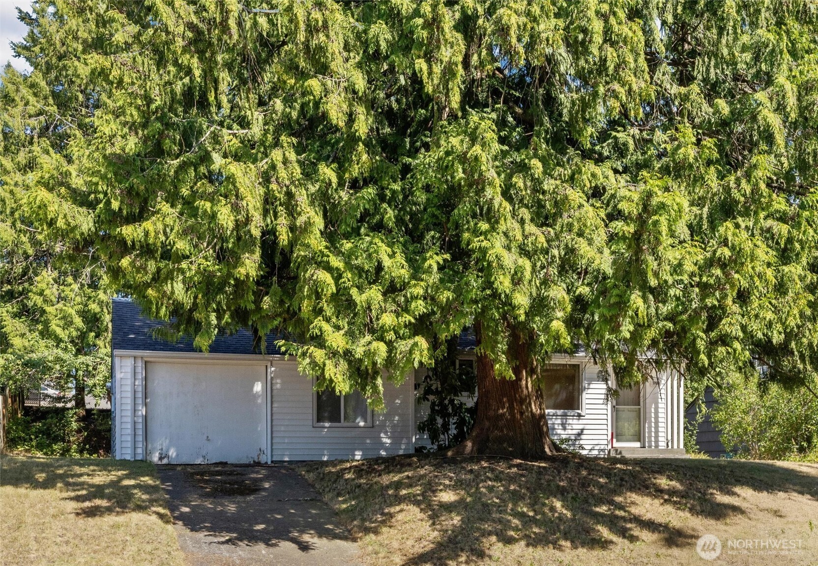 Property Photo: 17030 14th Avenue NE WA 98155