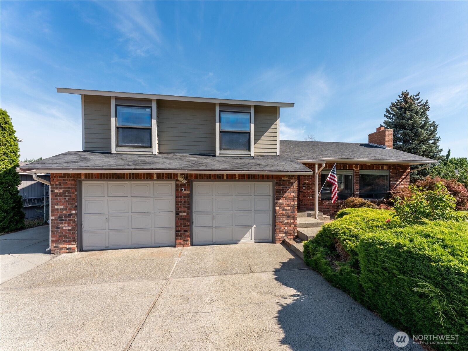 Property Photo:  901  Willis Street  WA 98801 