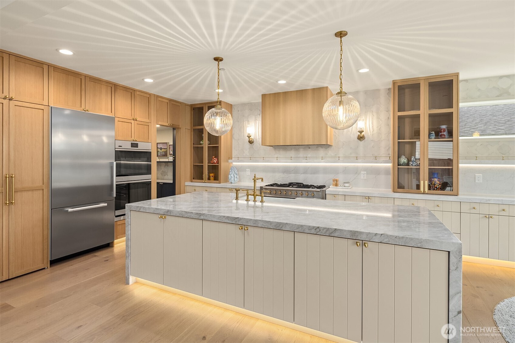 Property Photo:  8411  202nd Street SW  WA 98026 