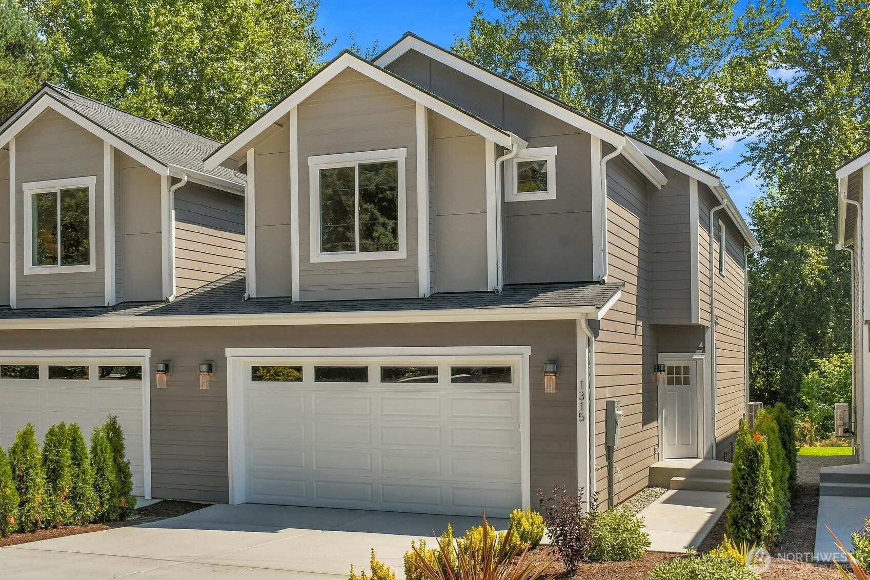 Property Photo:  1315  83rd Avenue SE  WA 98258 