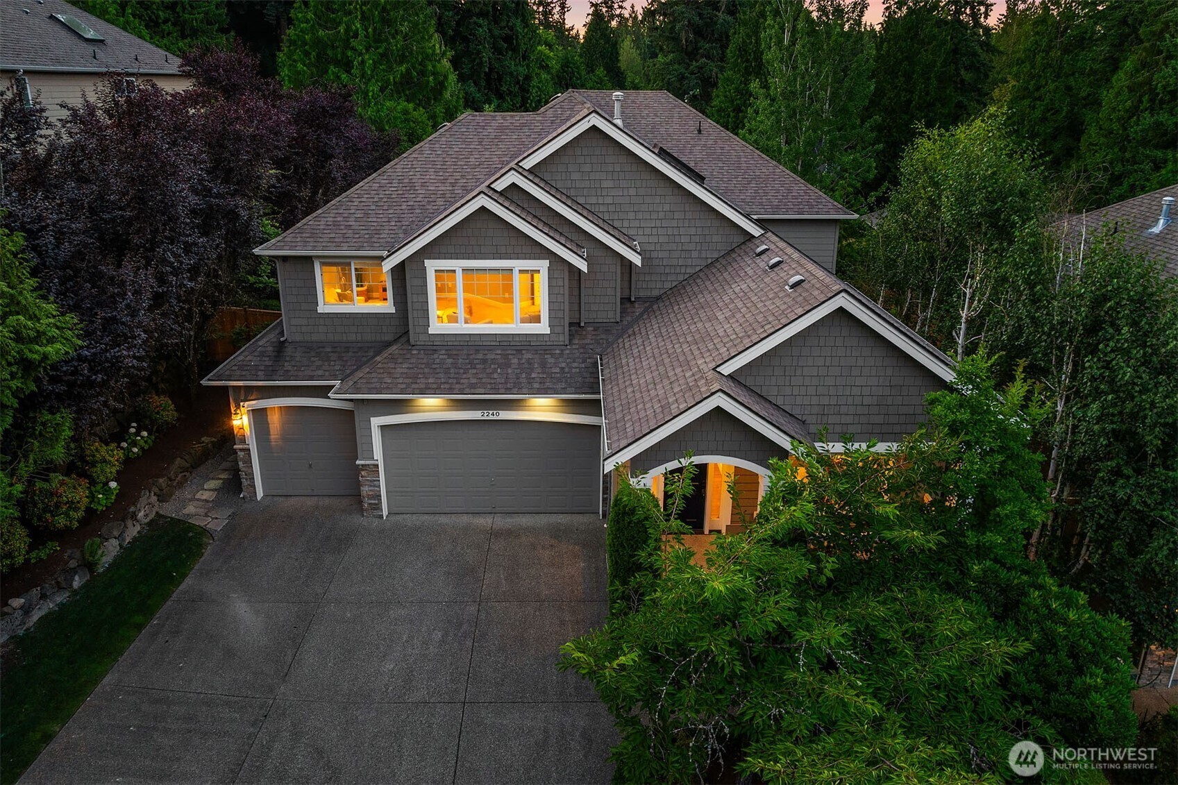 Property Photo:  2240  167th Avenue SE  WA 98008 