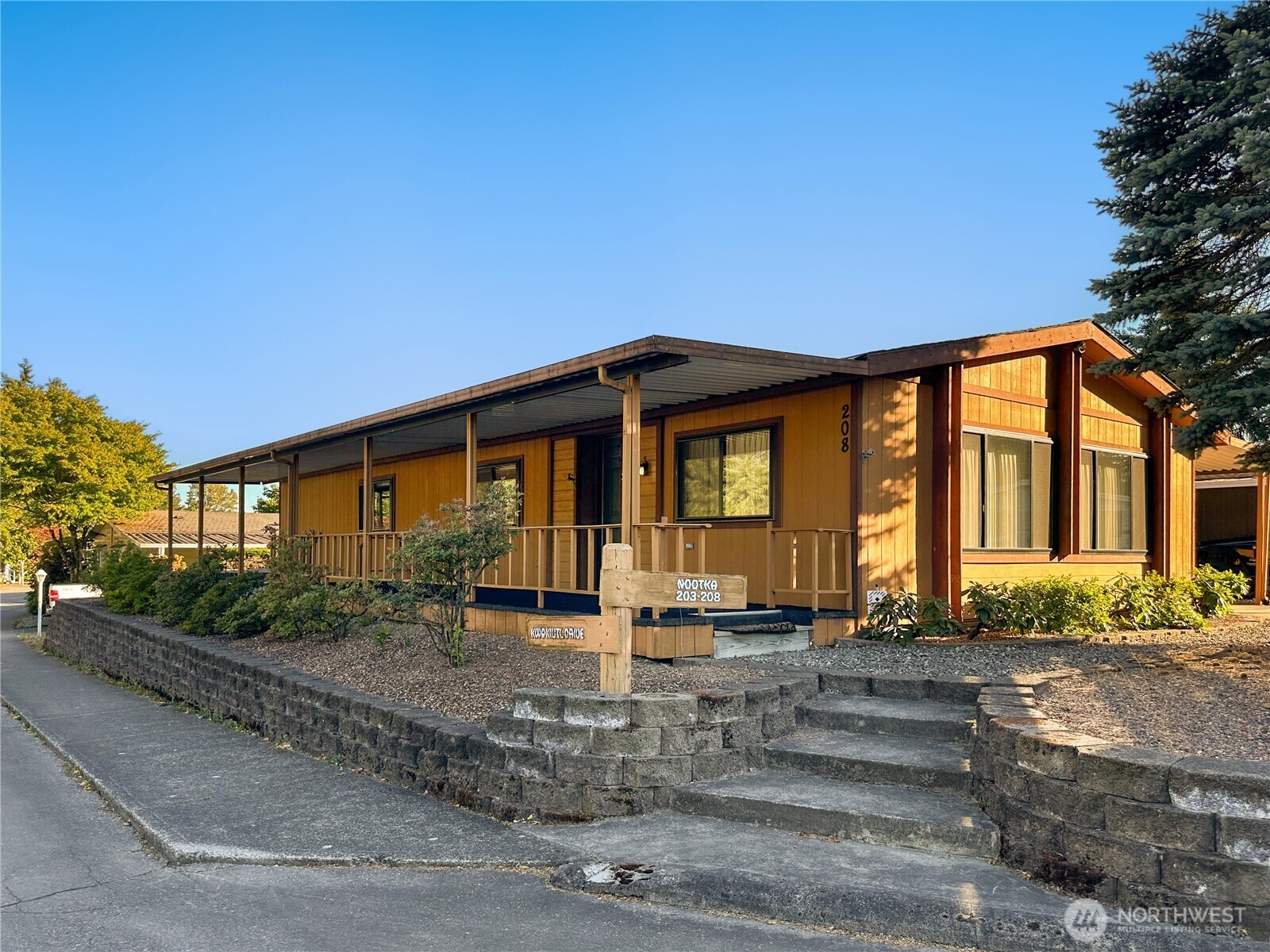 Property Photo: 2500 S 370th Street 208 WA 98003