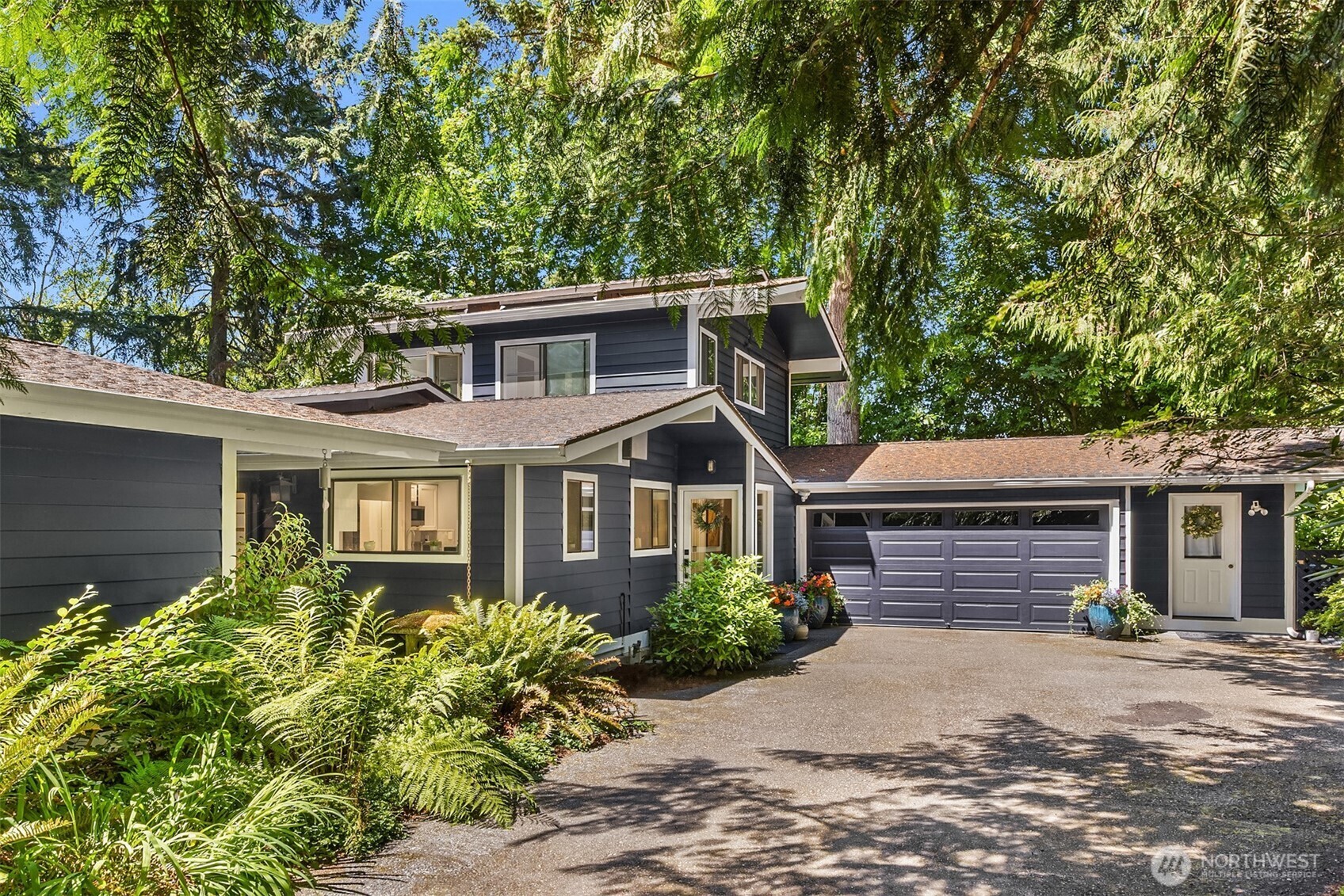 Property Photo: 11925 Manzanita Lane NE WA 98110