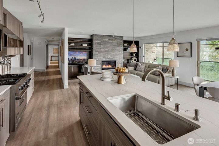 511  100th Avenue NE 403  Bellevue WA 98004 photo