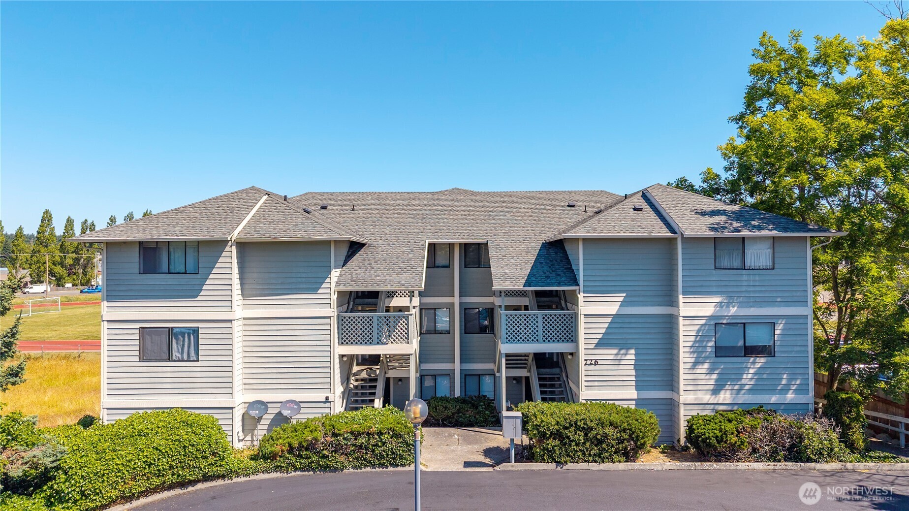 726 E Whidbey Avenue  Oak Harbor WA 98277 photo