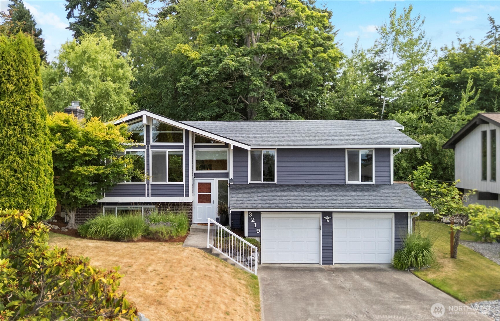 Property Photo: 3219 Heights Place WA 98226