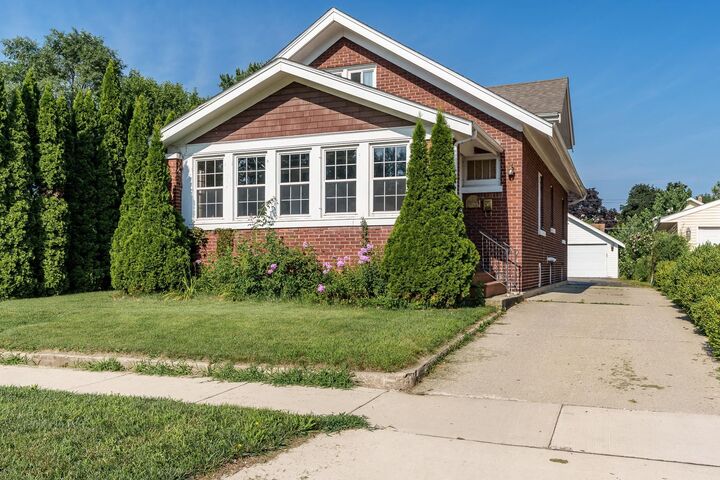 Property Photo: 2117 S 5th Street IL 61104
