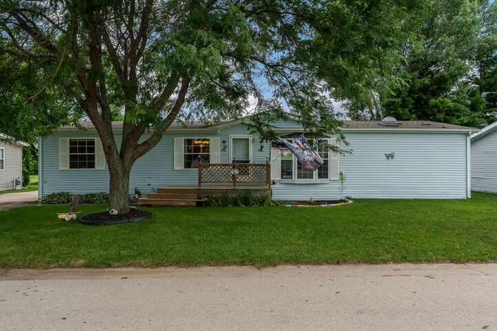 5456 White Pine Lane  Roscoe IL 61073 photo