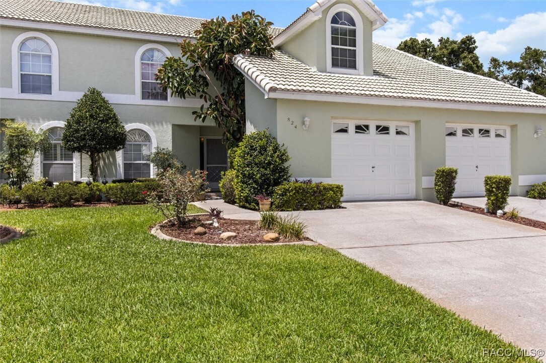 Property Photo: 824 Lanark Drive FL 34453