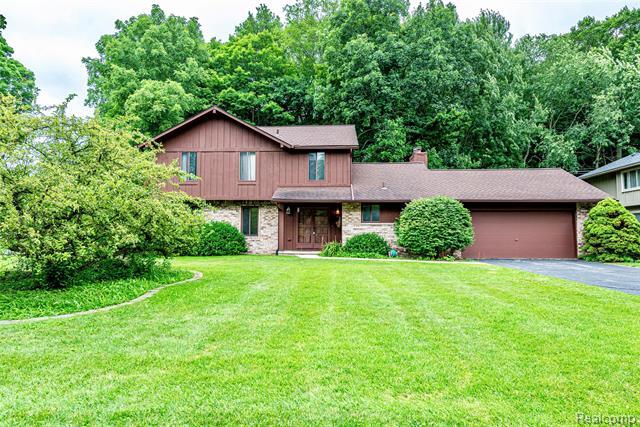 Property Photo:  34325 Oak Forest Drive  MI 48331 