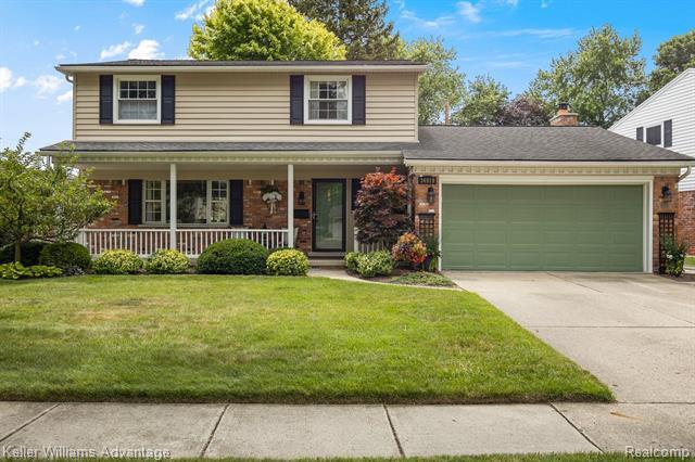 Property Photo:  34919 Grove Drive  MI 48154 