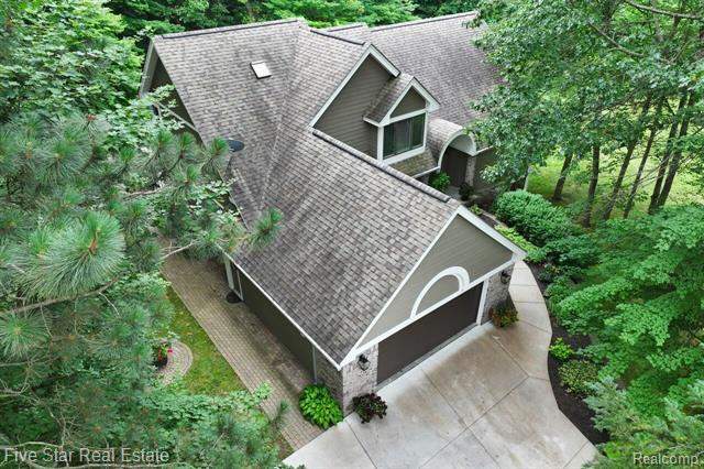 Property Photo:  1150 Rolling Pines Drive  MI 48462 
