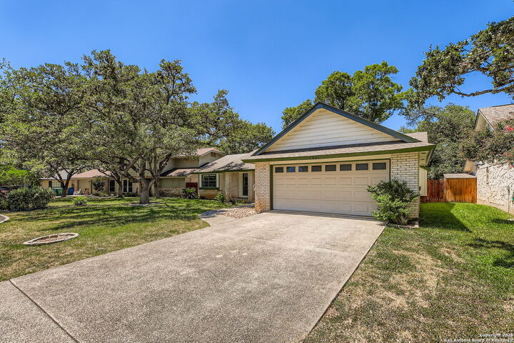 Property Photo:  2807 Bee Cave St  TX 78231 