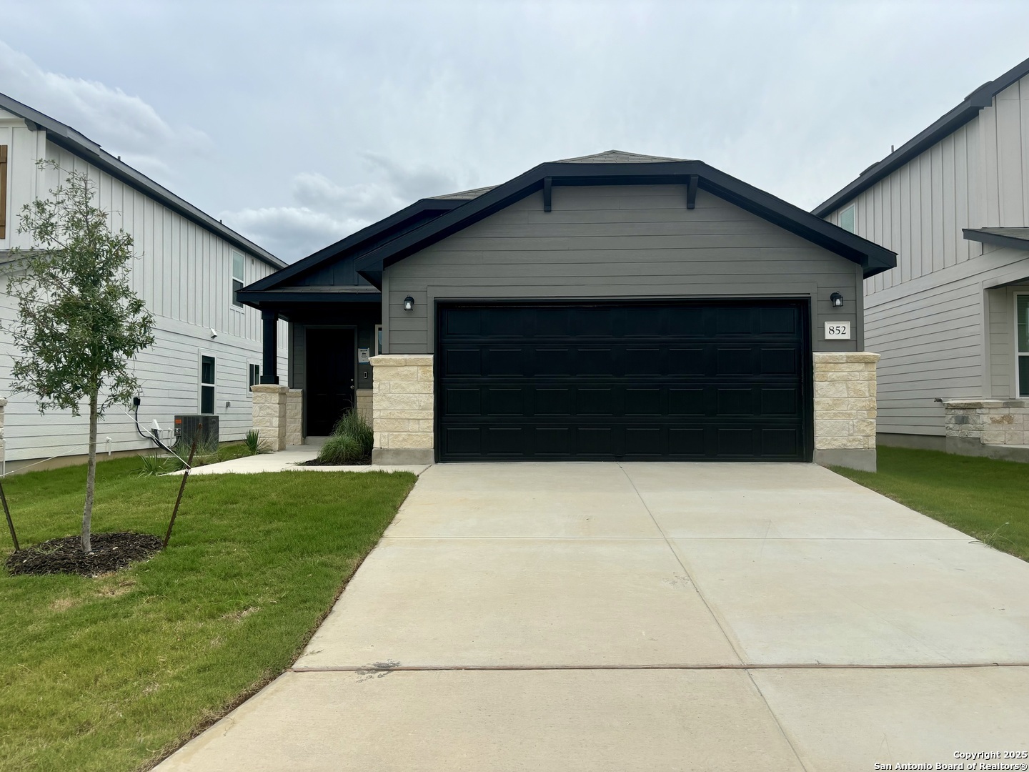 831 Bluegrass Point  New Braunfels TX 78130 photo