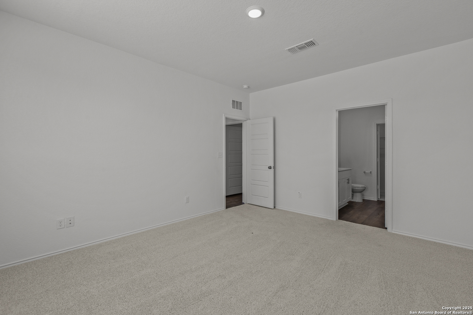Property Photo:  4063 Paddock Trail  TX 78155 