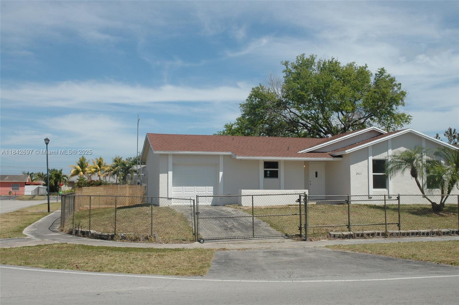 Property Photo: 25811 SW 132nd Ave FL 33032