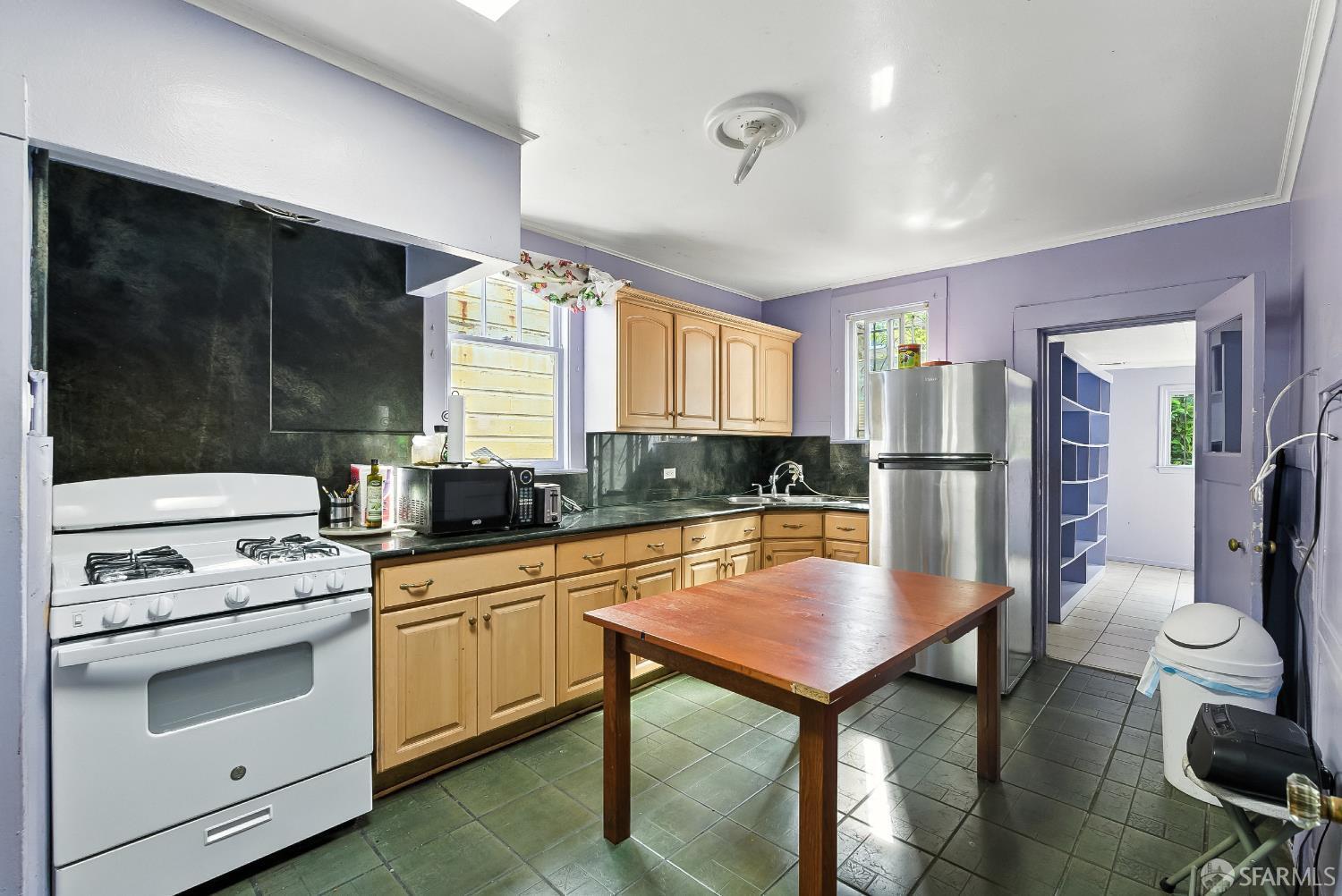 Property Photo:  69 Lisbon Street  CA 94112 