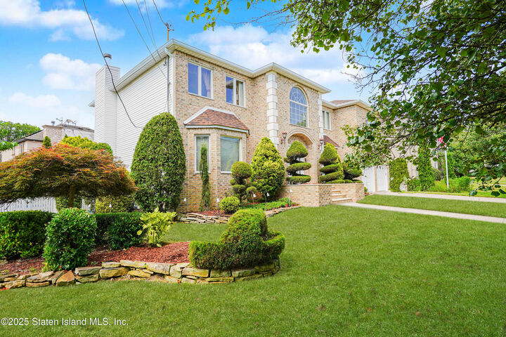 Property Photo:  199 Downes Avenue  NY 10312 