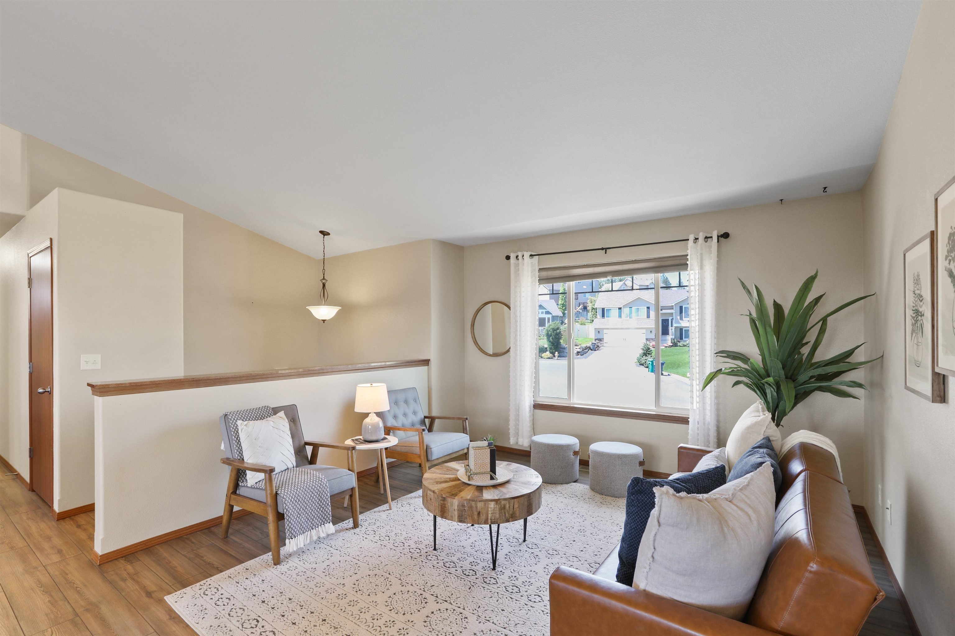 Property Photo: 8016 E Sommerset Ct WA 99217