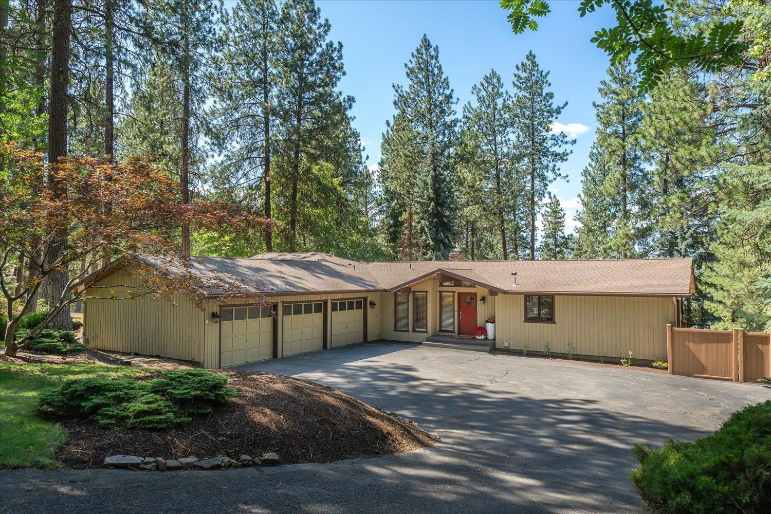 Property Photo:  15013 E Shelly Ct  WA 99037 