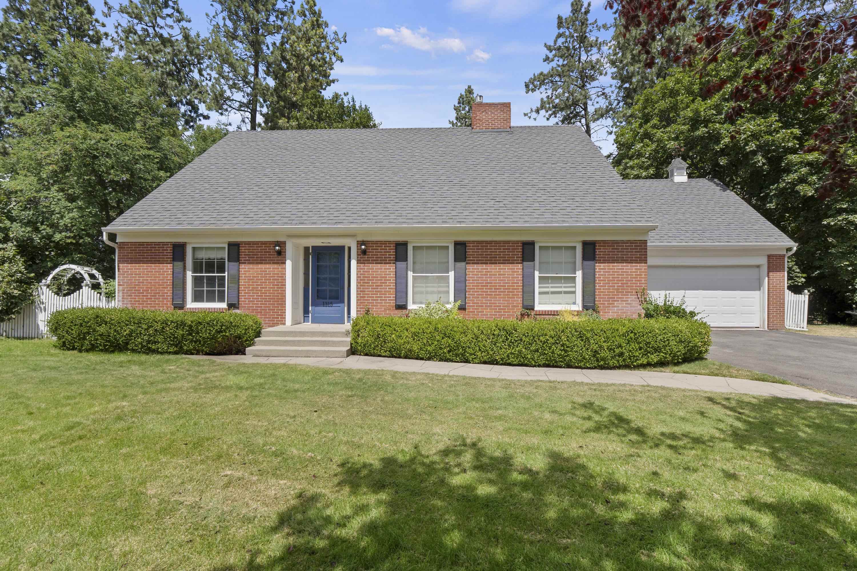 1315 E Rockwood Blvd  Spokane WA 99203 photo