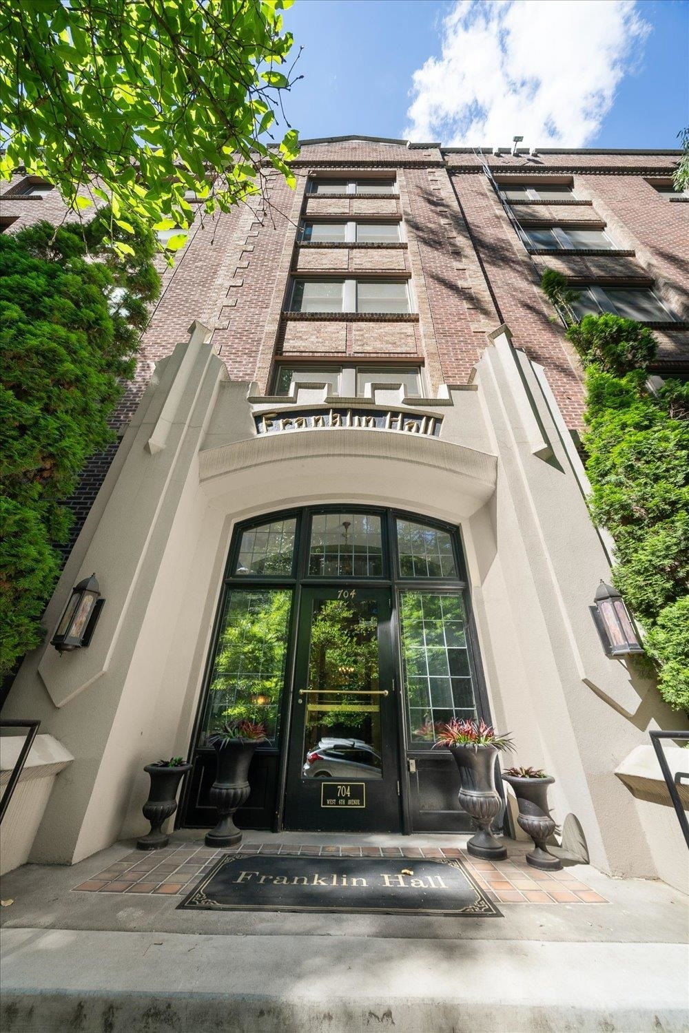 Property Photo:  704 W 6th Ave Unit 109  WA 99204-2830 