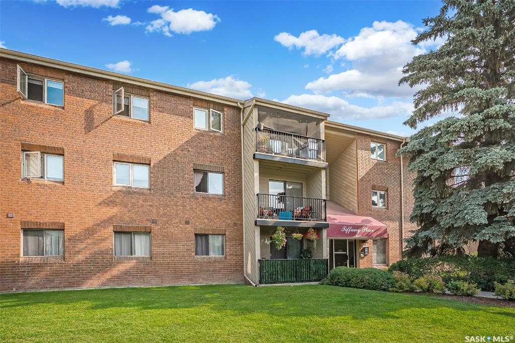 Property Photo:  4219 Degeer Street 2  SK S7H 4N6 