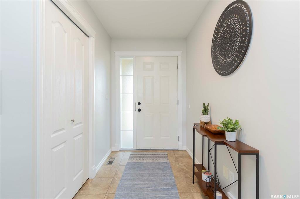 Property Photo: 619 Bellmont Crescent SK S7V 1K7