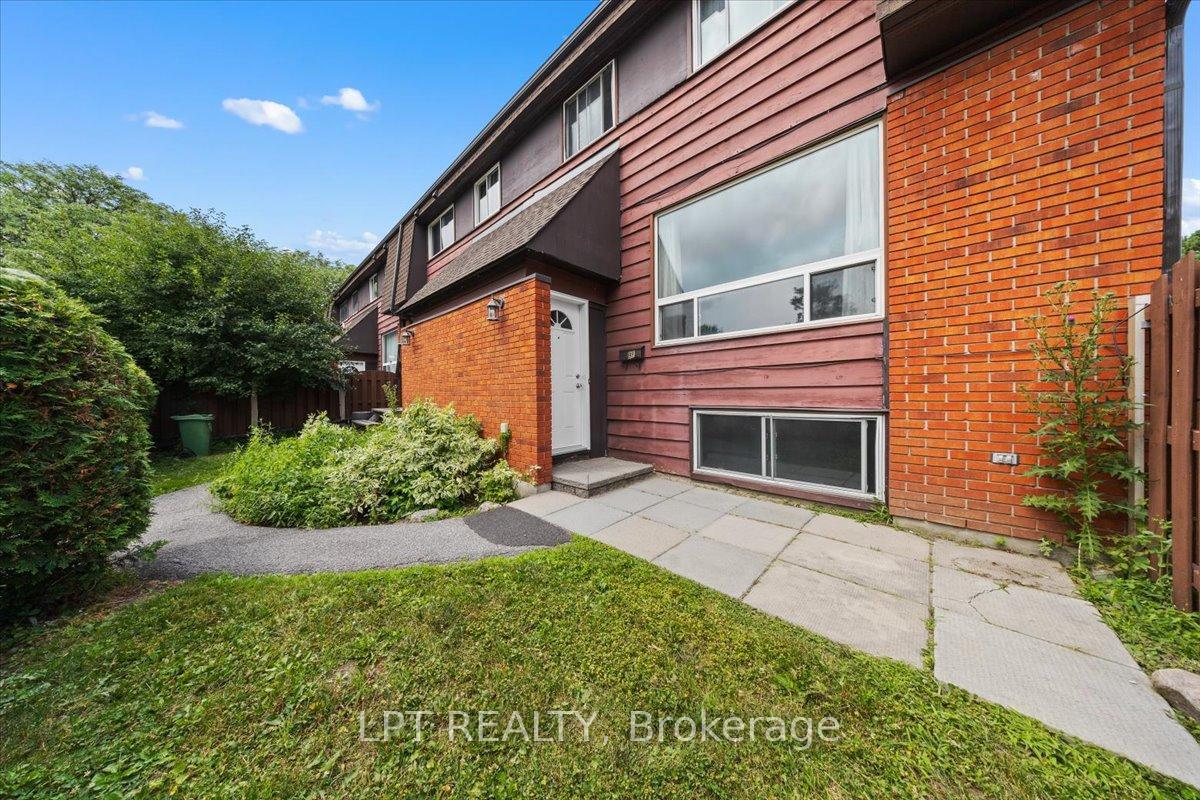 Property Photo:  9F Banner Road F  ON K2H 8T3 
