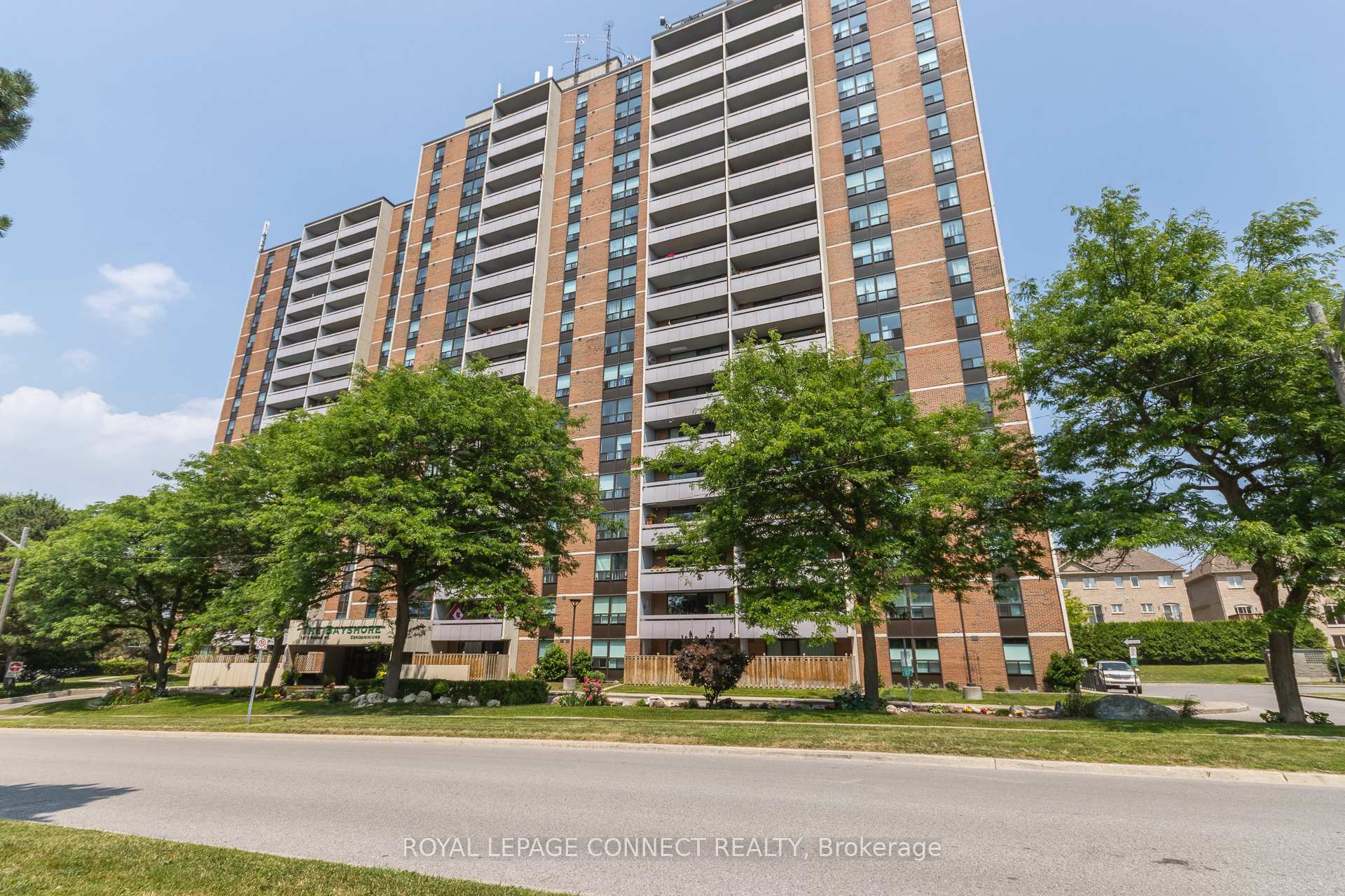 Property Photo:  1210 Radom Street 404  ON L1W 2Z3 