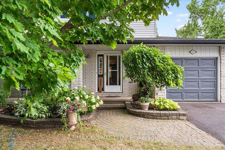 Property Photo:  57 Kensington Crescent  ON K8P 4T4 