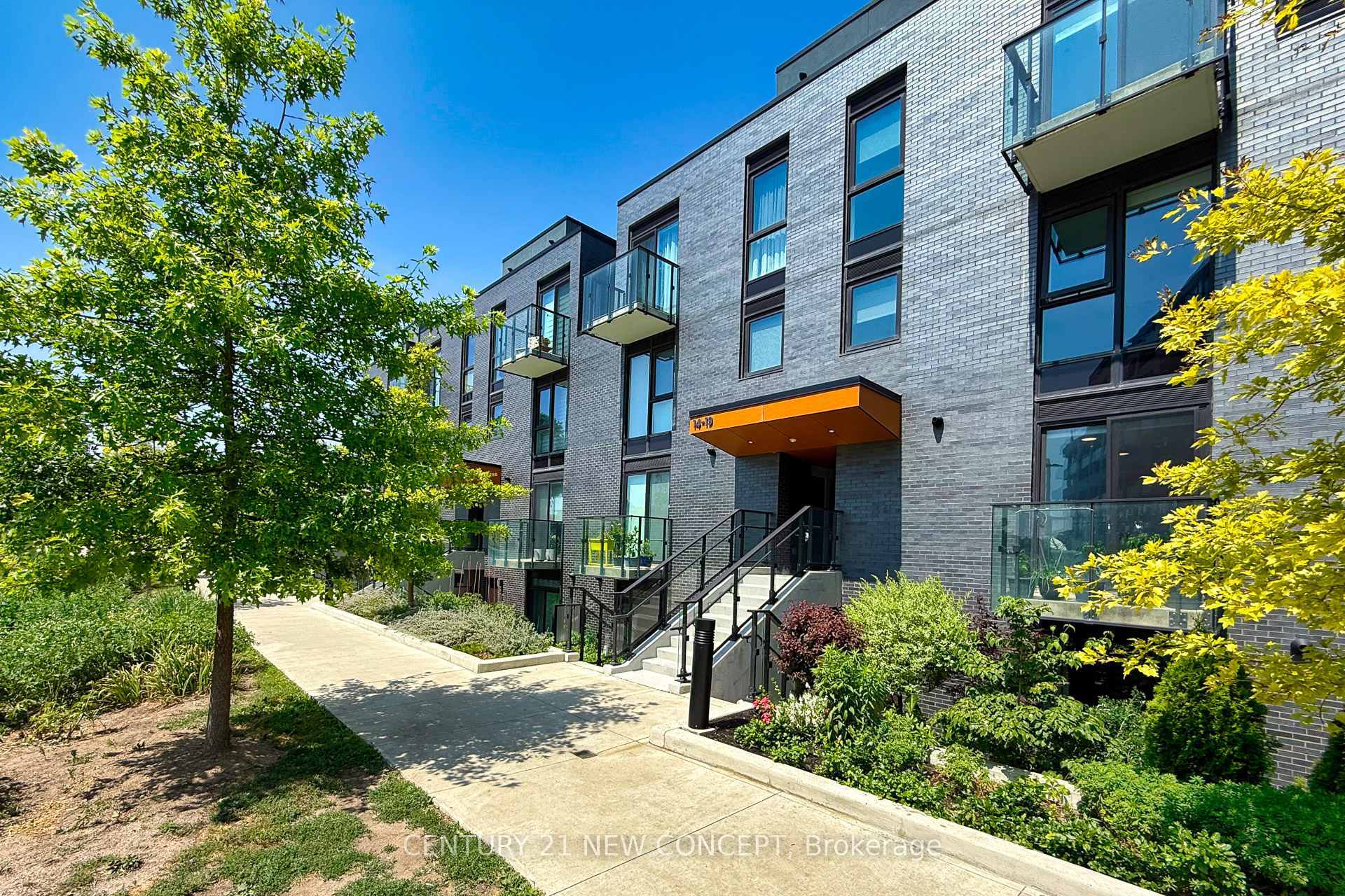 Property Photo: 10 Brin Drive Th19 ON M8X 0B3