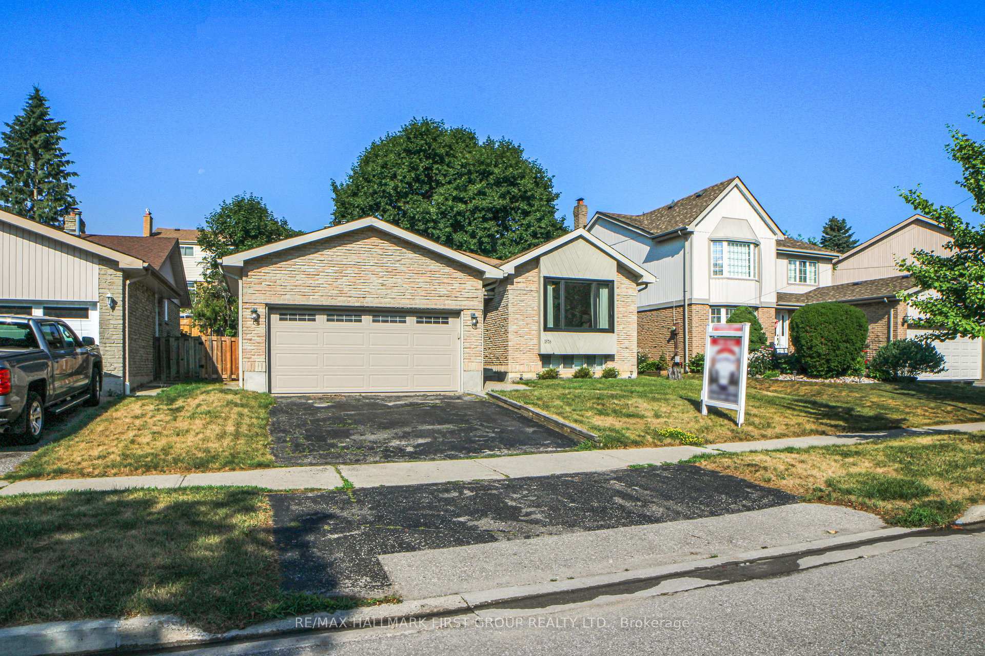 Property Photo:  1876 New Street  ON L1V 3M1 