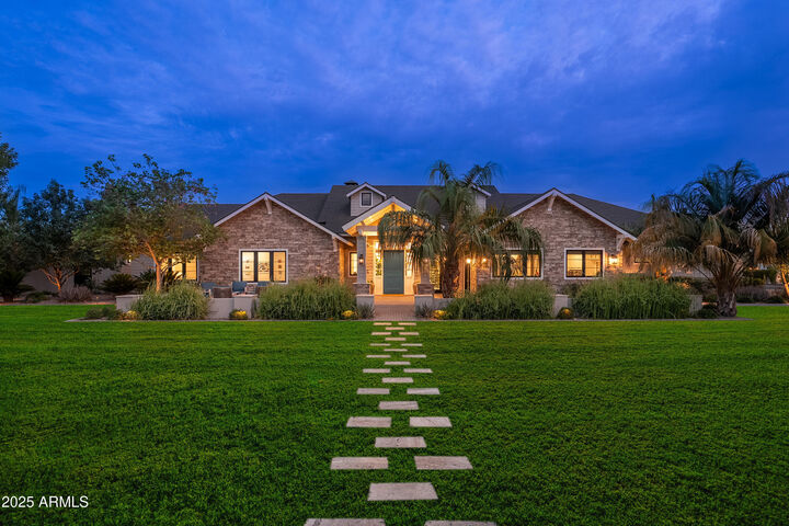 5401 E Calle Del Medio --  Phoenix AZ 85018 photo
