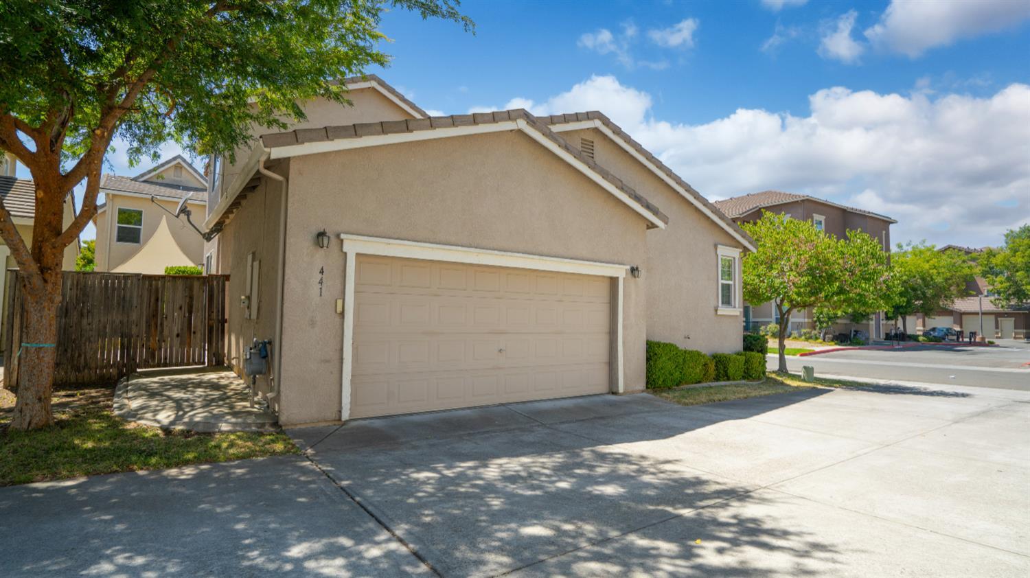 Property Photo: 441 Picasso Circle CA 95835